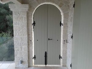 Πόρτα Εξωτερική Μασίφ p21