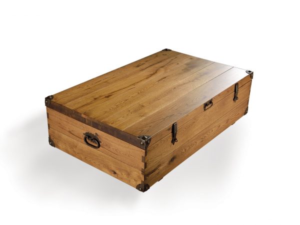 Τραπεζάκι σαλονιού chest / by massif furniture