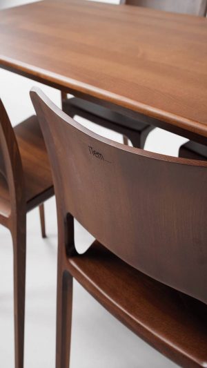 Τραπέζι με Καρέκλες