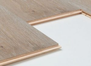 Ξύλινο δάπεδο προγυαλισμένο