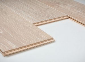 Ξύλινο δάπεδο προγυαλισμένο